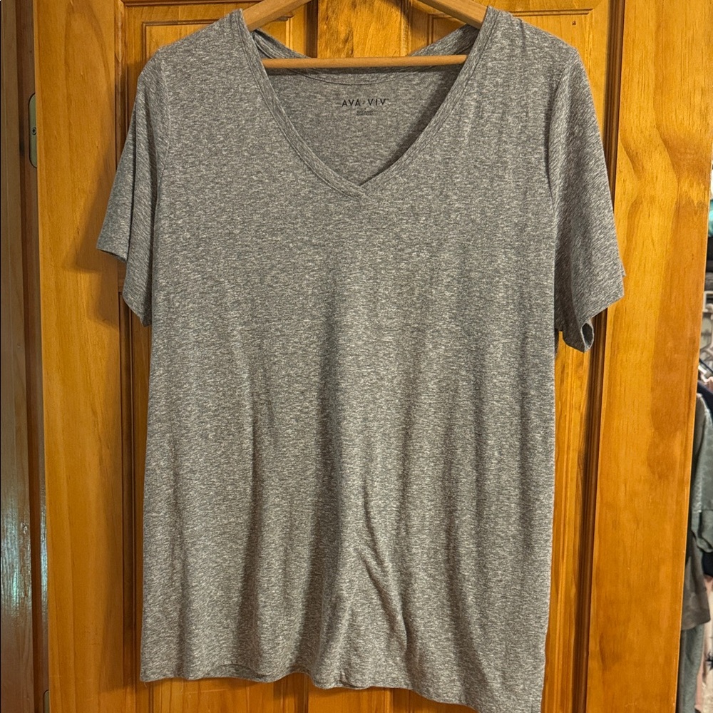 Ava & Viv Heather Gray V-Neck Tee